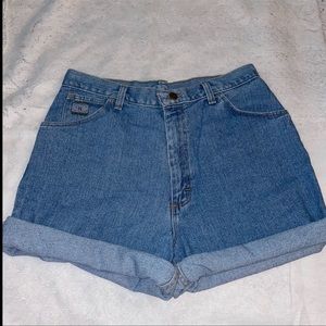 Vintage women’s wrangler Jean shorts